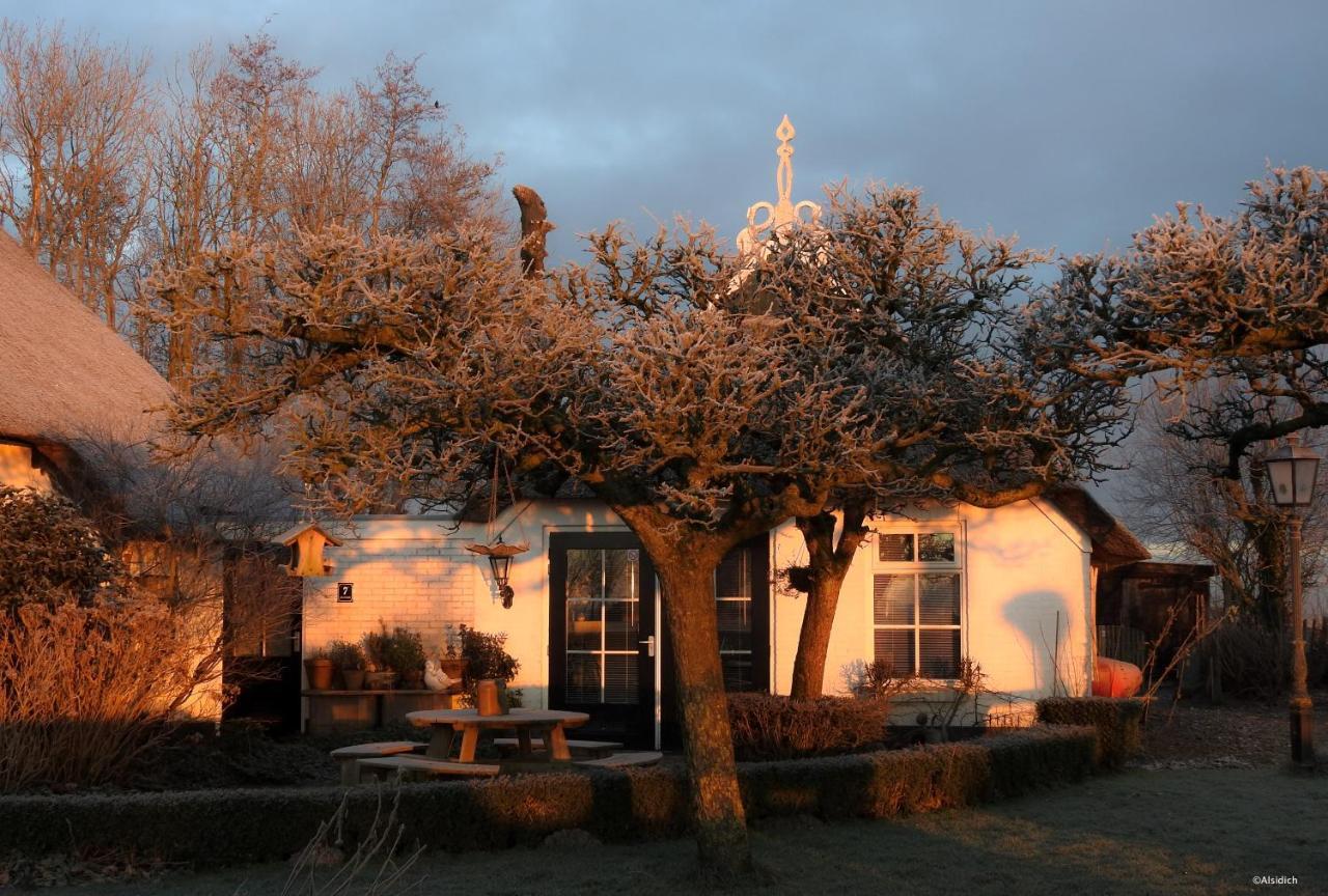 The Wee White Hoose Bed & Breakfast Oosternijkerk Bagian luar foto